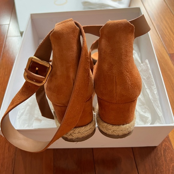 Chloe scallop suede platform espadrilles - Picture 4 of 9